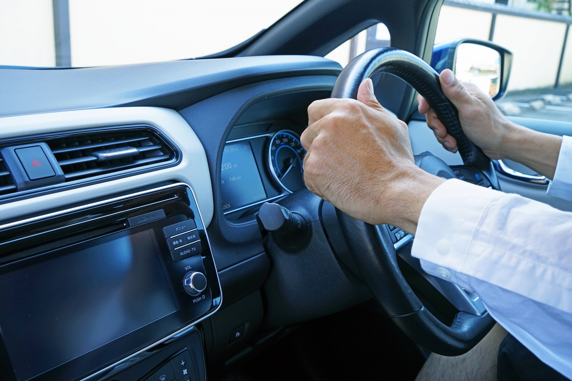 車の運転席の写真